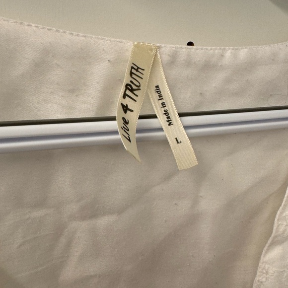 White summer dress - Picture 2 of 3